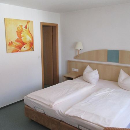 Hotel & Gaestehaus Krone غايسلفيند الغرفة الصورة